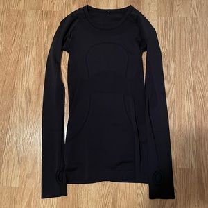 Navy Lululemon swiftly tech long sleeve